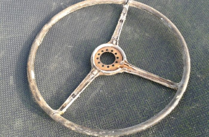 Steering wheel before reproduction